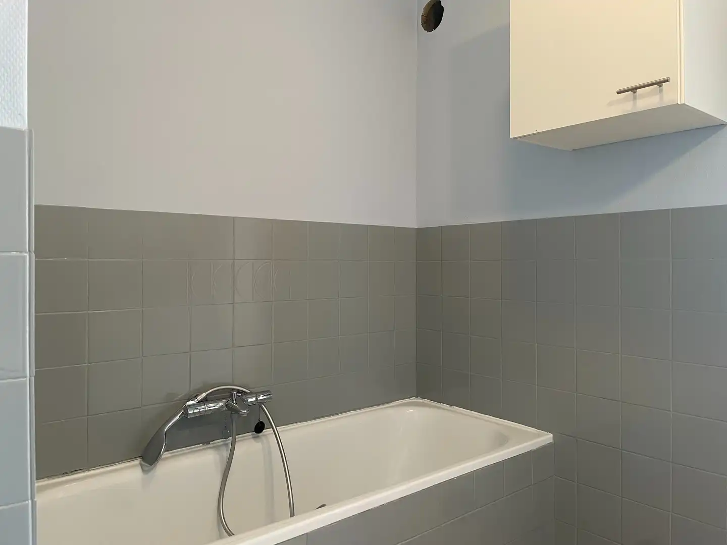 Mooi 2 slaapkamer appartement met autostaanplaats foto 10