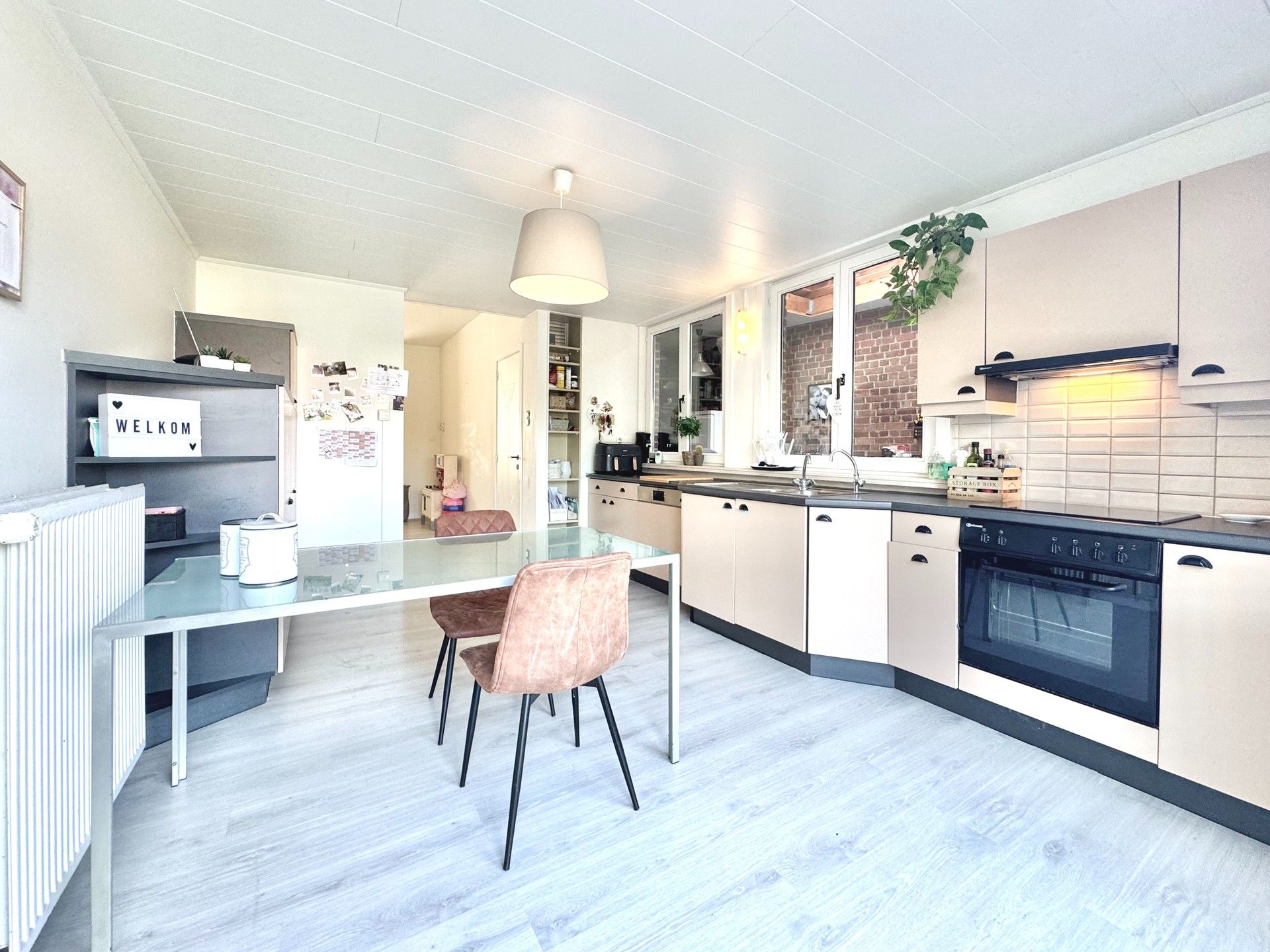 WONING MET 4 KAMERS - TUIN - GROTE CARPORT & UITWEG ACHTERAAN - 433 M² foto 11