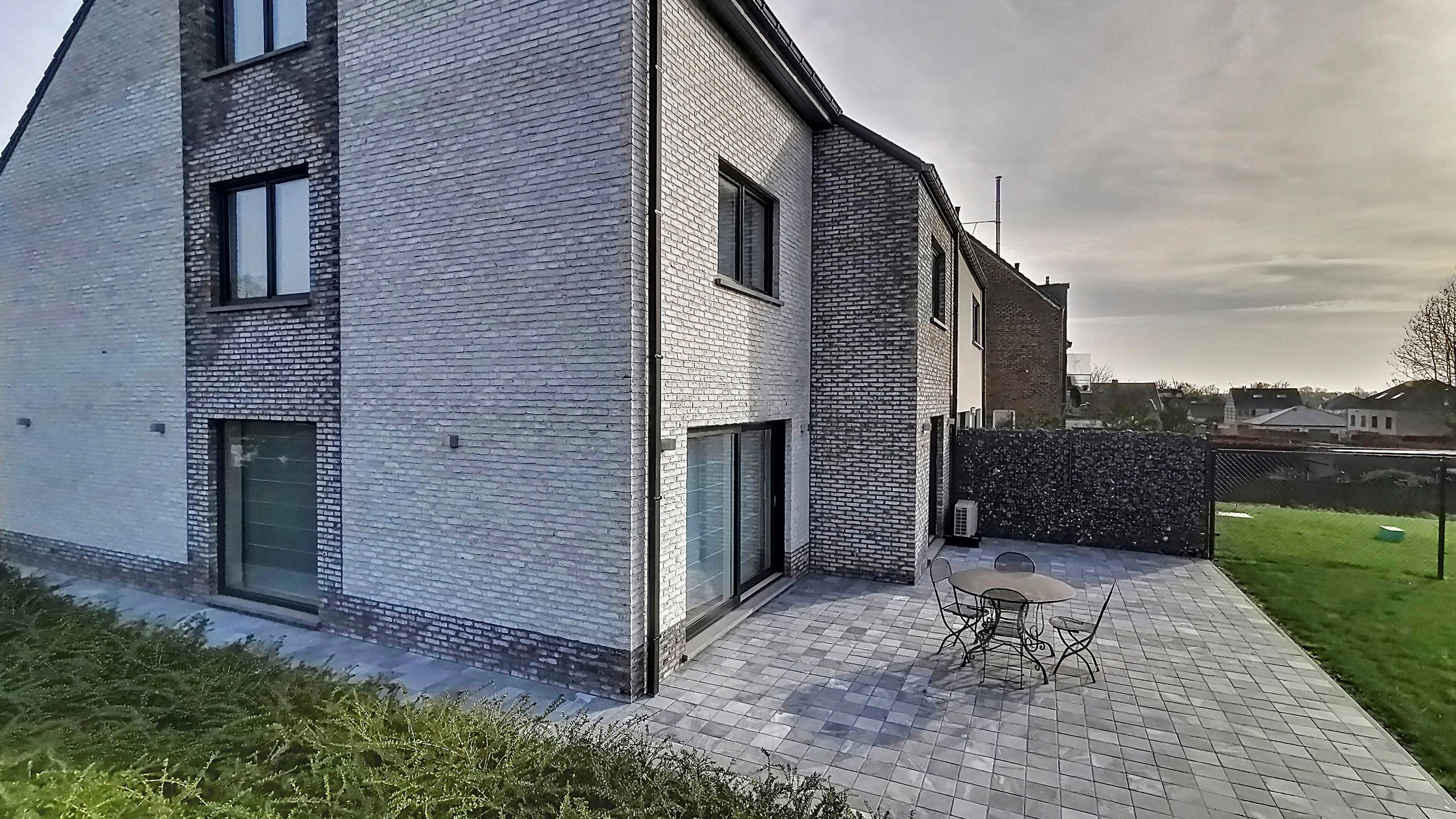 Energiezuinige drie-gevelwoning met mooie grond  foto 9