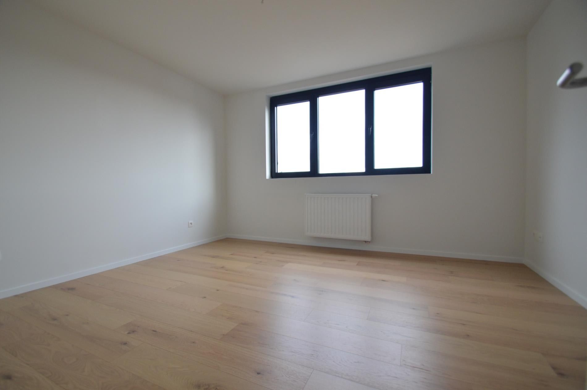  Stijlvol luxueus ingericht appartement met 2 slaapkamers en terras in hartje Hoeselt foto 19