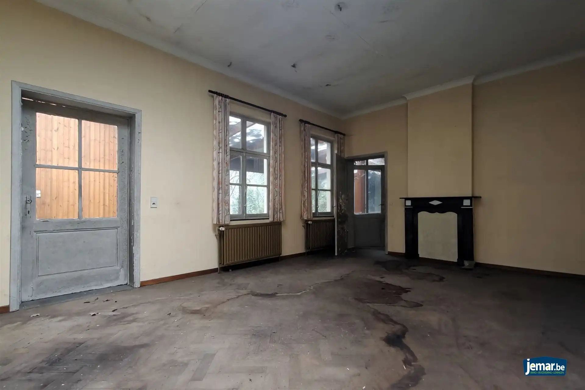 Ruime stadshoeve (431m²) pal in het centrum van Borgloon foto 7