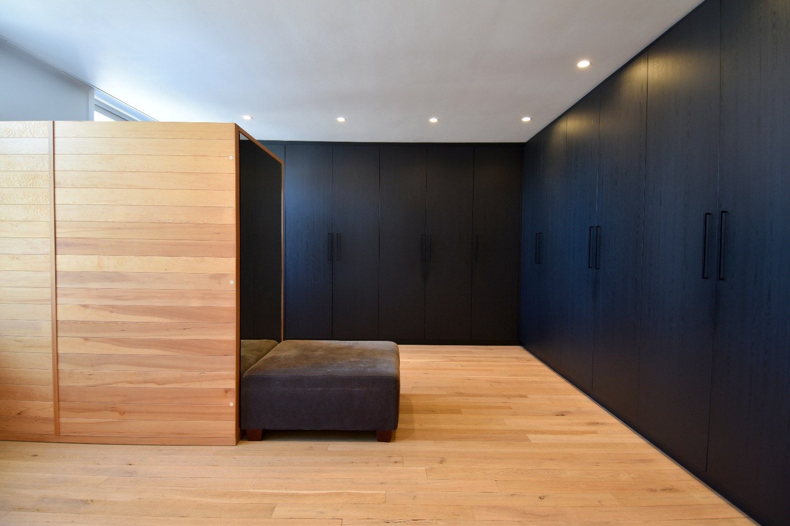 Unieke herenwoning met 5 slaapkamers, zonnige tuin én zwembad op perceel van 738 m² te koop in Kooigem foto 12