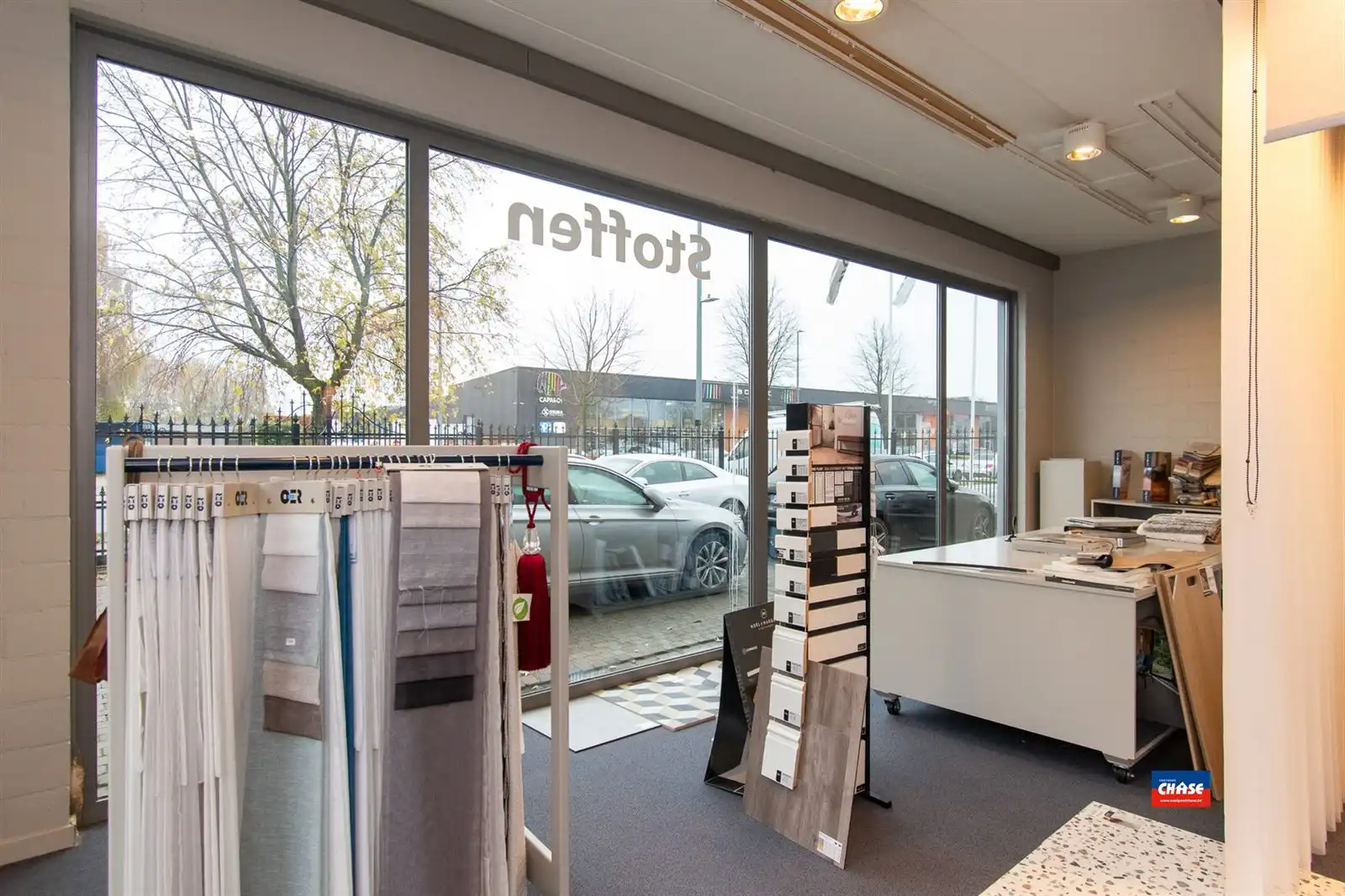 Gemengd gebouw met winkel, 2 appartementen, kantoor en magazijnruimte foto 7