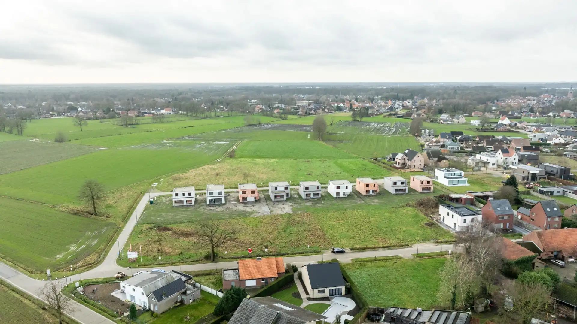 Bouwgronden voor open bebouwing in landelijke omgeving foto 3