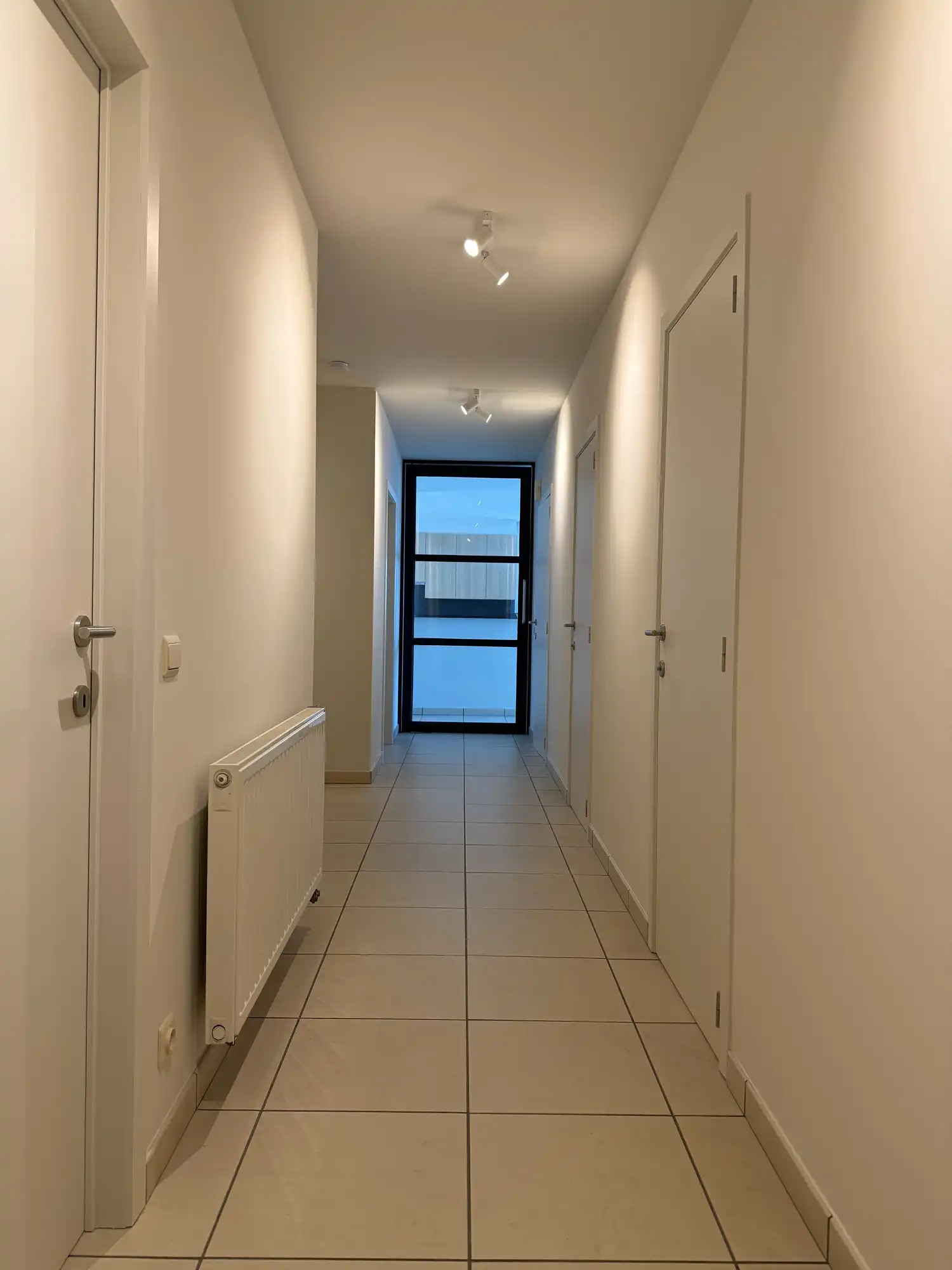 Volledig opgeschilderd ruim appartement op mooie ligging | Potegemstraat foto 5