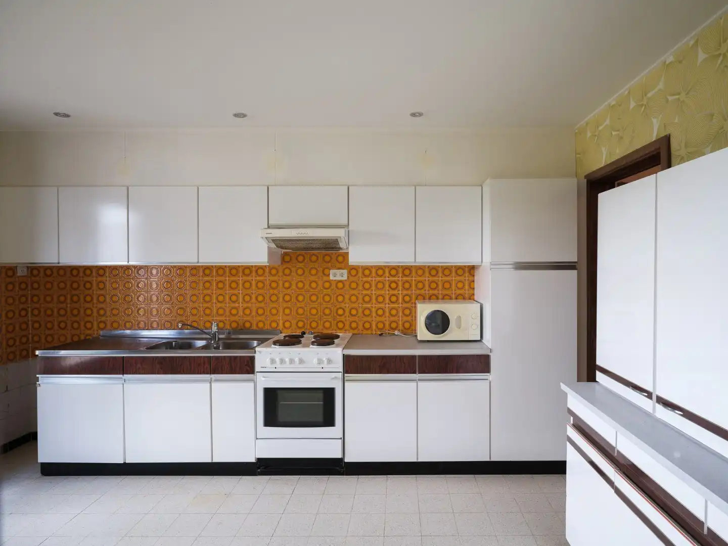 Rustig gelegen, halfopen woning met renovatiepotentieel foto 4