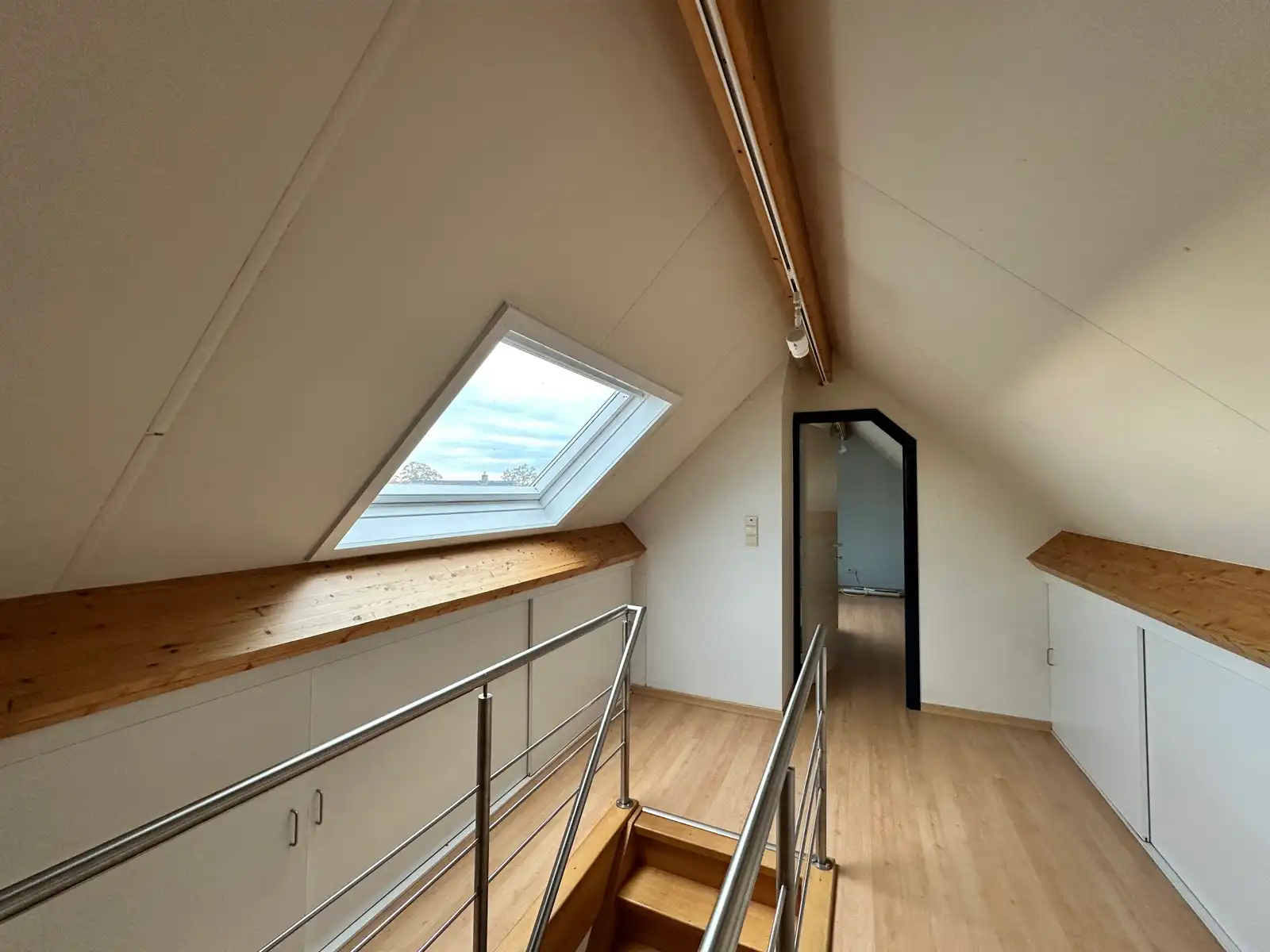 Gerenoveerde instapklare woning met tuin & terras & garages foto 37