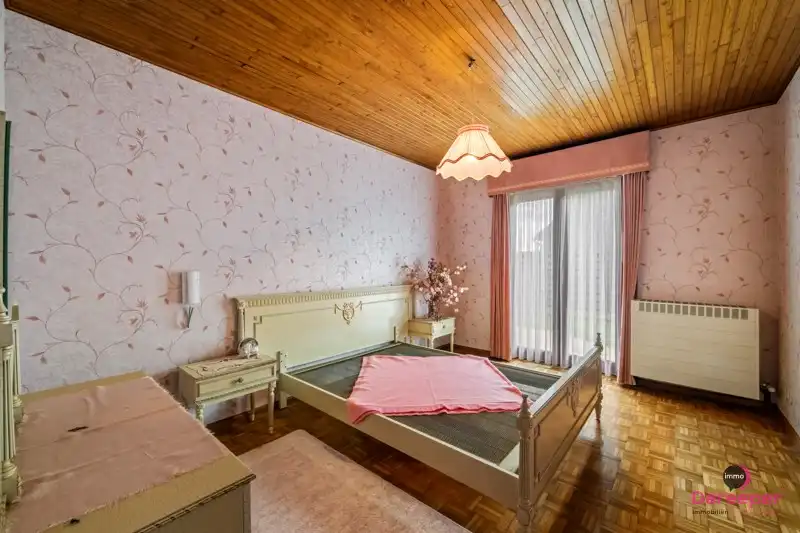 Charmante alleenstaande bungalow met zuidgerichte tuin op ruim perceel in Snaaskerke foto 9