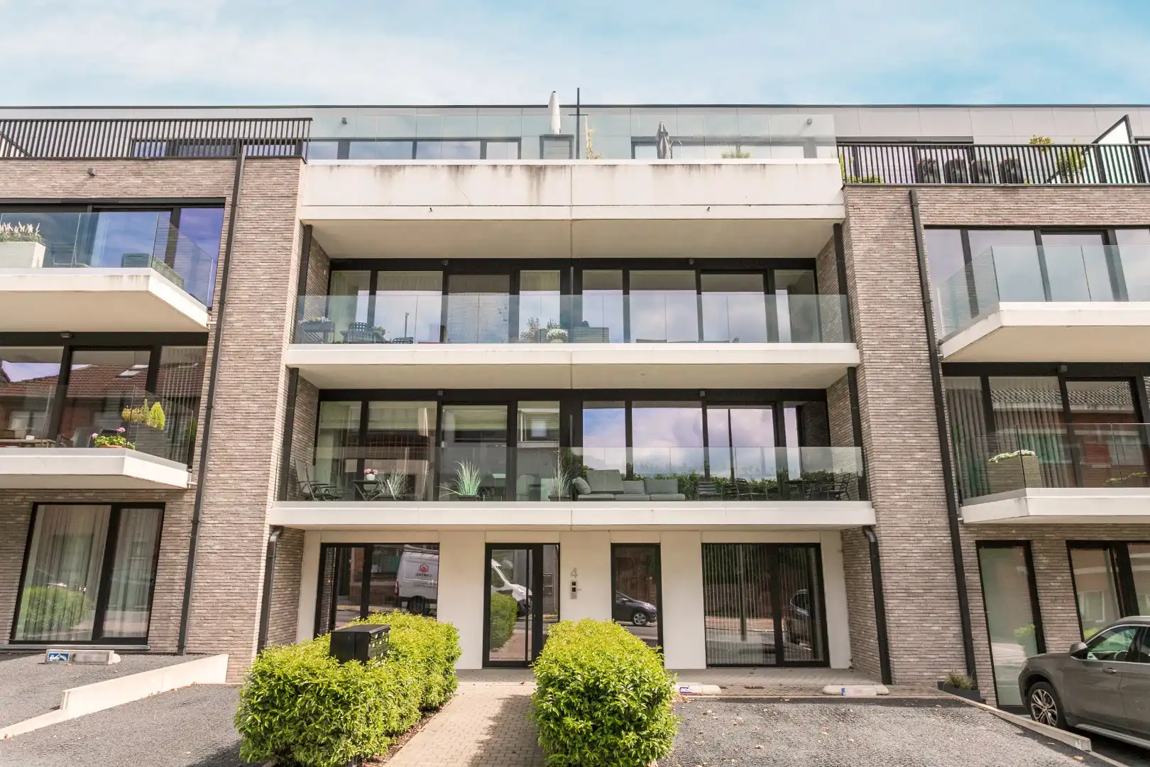 Recent gelijkvloers appartement met terras in Halle foto 17
