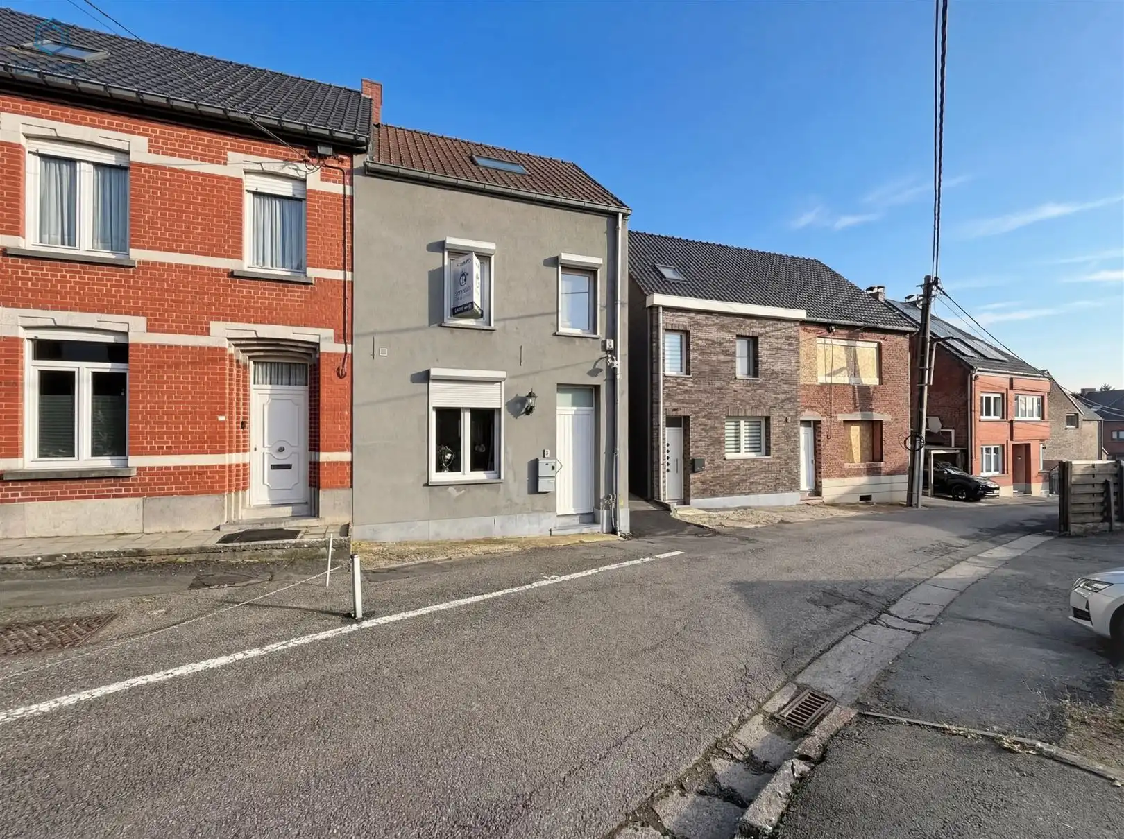 Instapklaar duplex appartement met 2 slaapkamers in hartje Brakel foto {{pictureIndex}}
