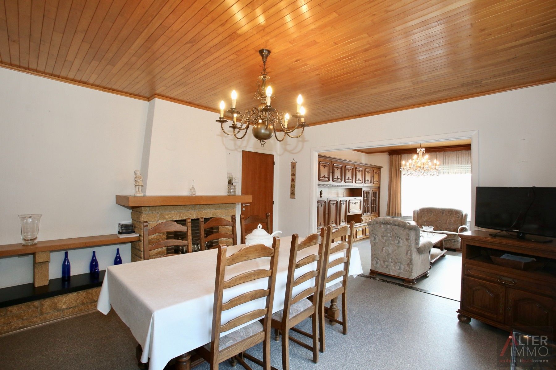 Goed gelegen, degelijk onderhouden woning te Viversel! 3 slaapkamers, 10are en breed perceel van 23m. foto 2