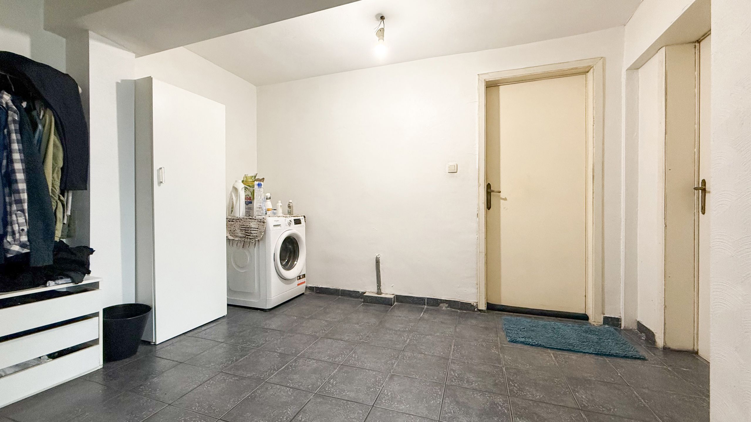 Half open gezinswoning, centraal gelegen, met 3 slaapkamers! foto 14