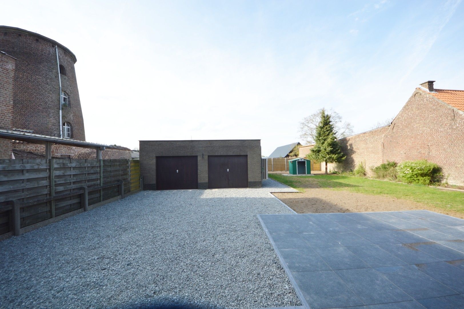 GERENOVEERDE WONING DUBBELE GARAGE EN TUIN foto 28