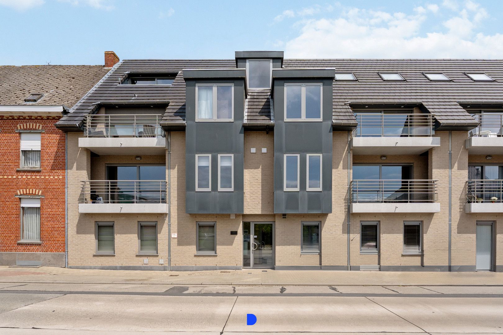 Ruim gelijkvloers appartement met terras. foto 2