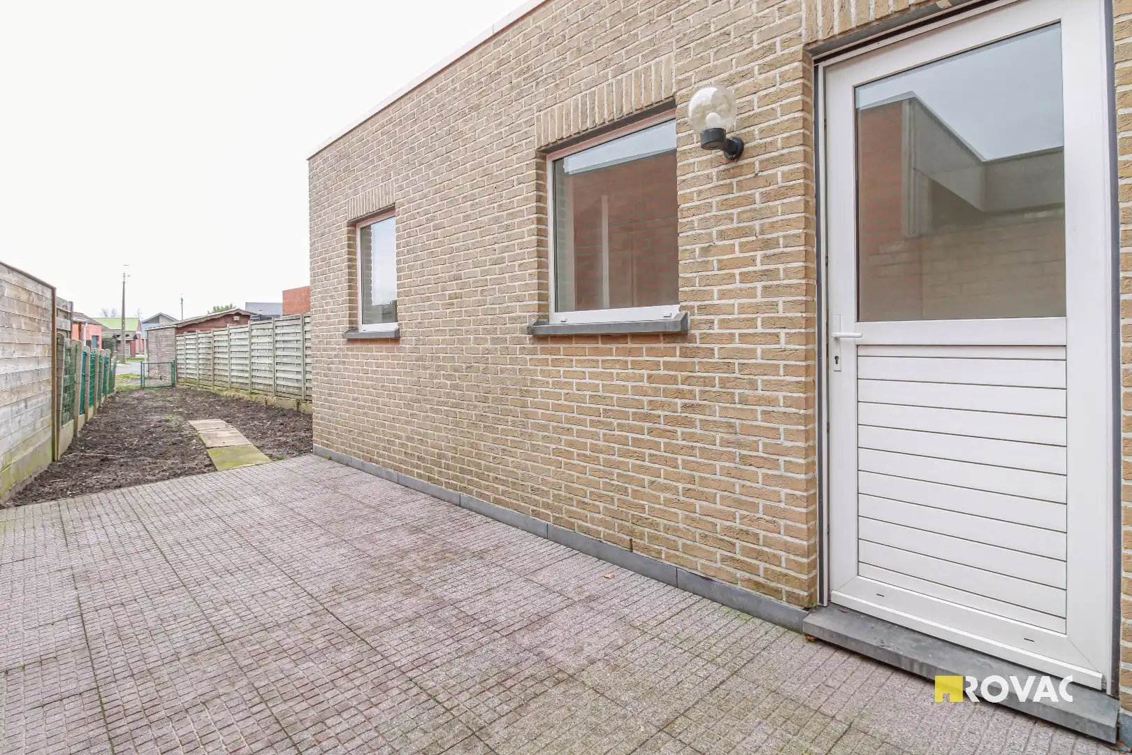 Goed gelegen rijwoning foto 8