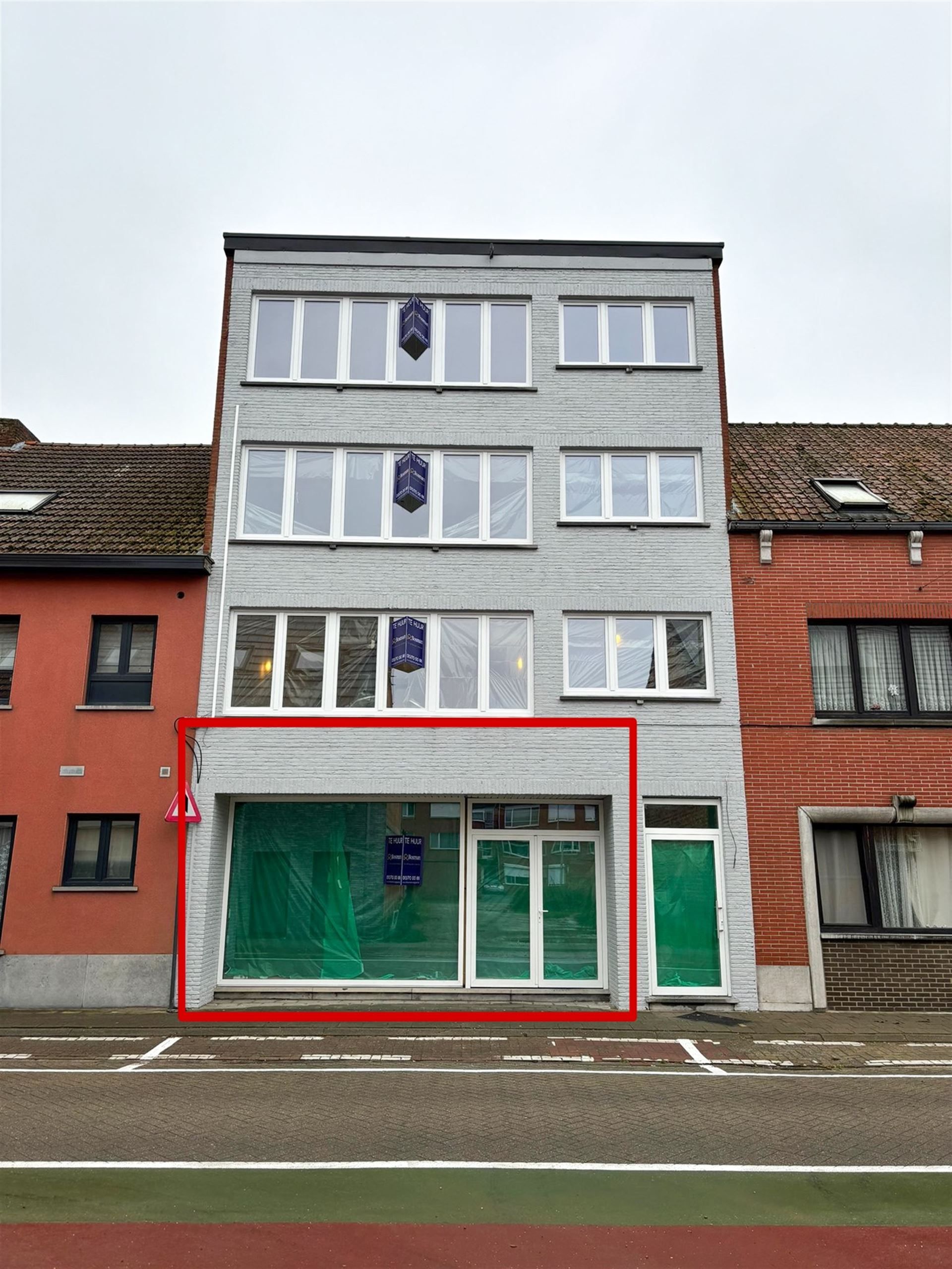 Handelsruimte in centrum Tessenderlo - keuze in de afwerking foto 3