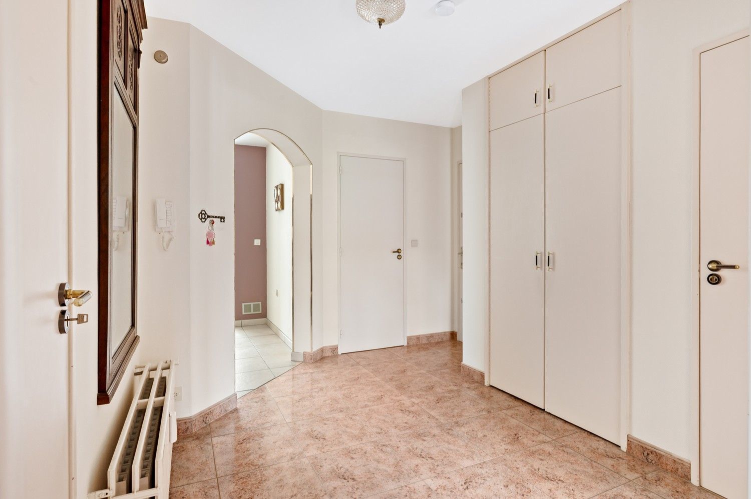 Ruim appartement met twee slaapkamers op ideale locatie in Deurne! foto 2