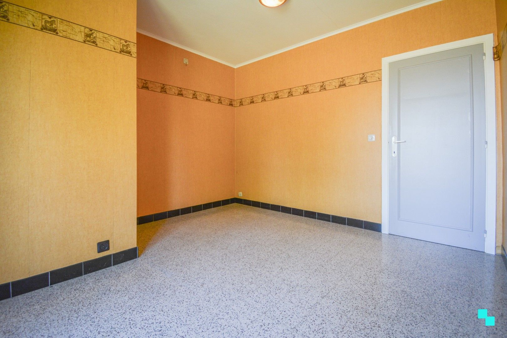 Te renoveren eengezinswoning met magazijn te Hooglede foto 14
