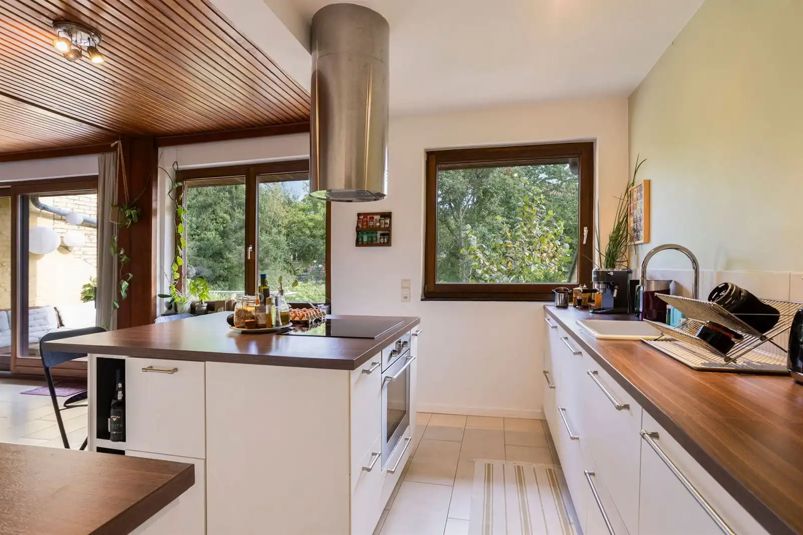Gerenoveerde woning met tuin en 3 grote slaapkamers  foto 16