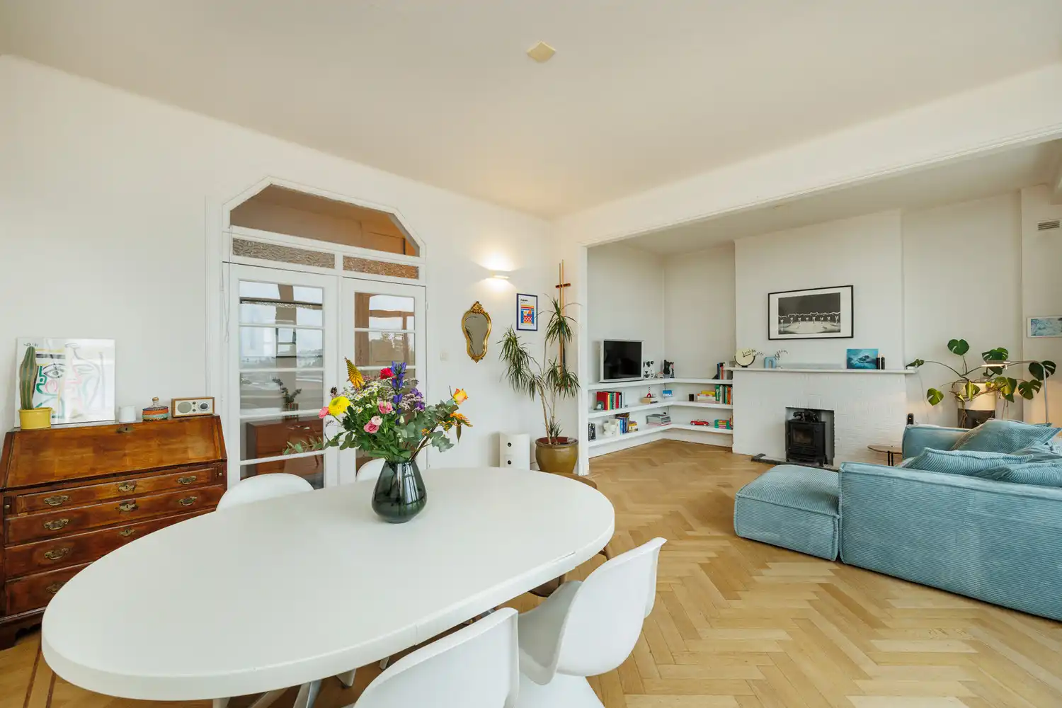 Ruim en lichtrijk art-decoappartement met terras, vlakbij Te Boelaerpark – Berchem foto 2