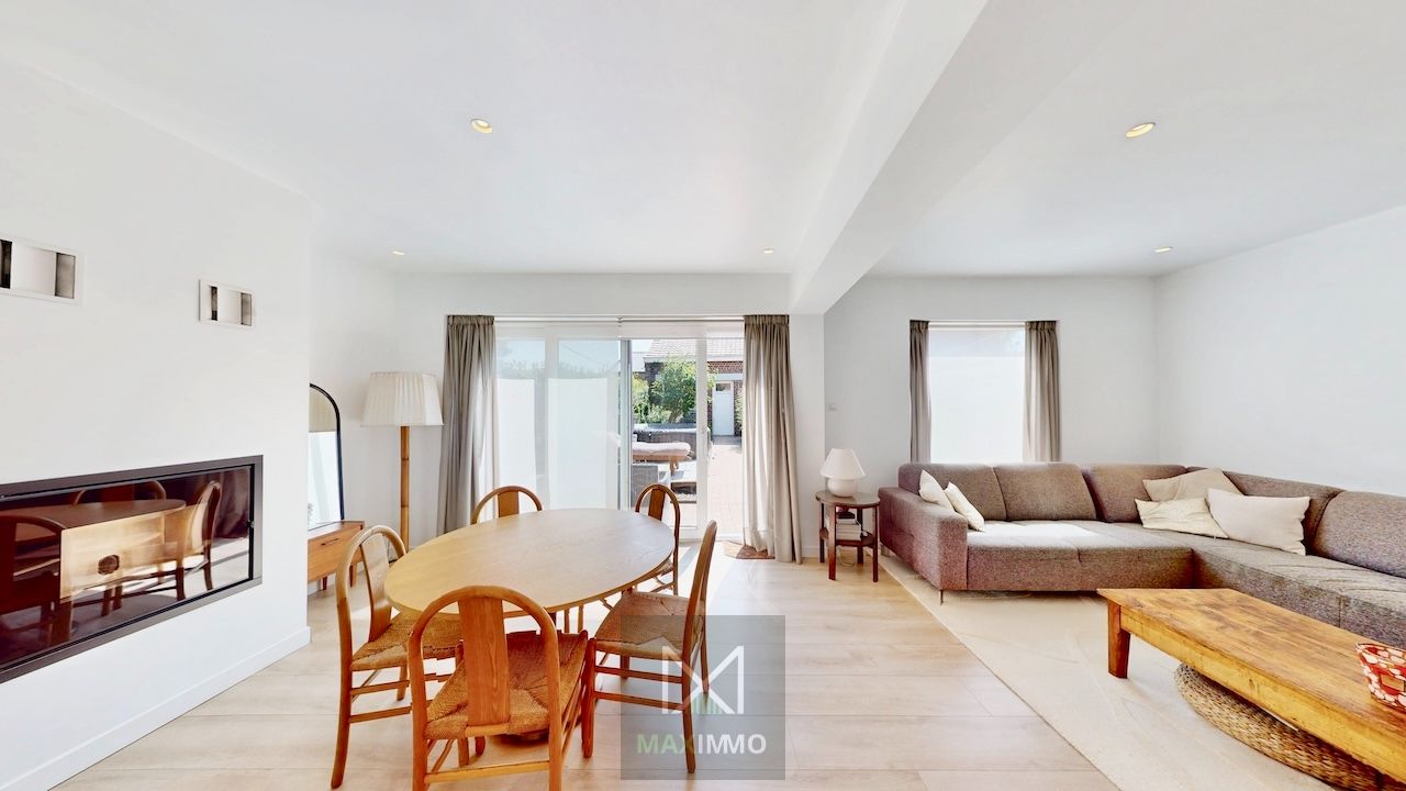 Charmante halfopen bebouwing – instapklaar, veel licht en een prachtig zicht op de velden foto {{pictureIndex}}