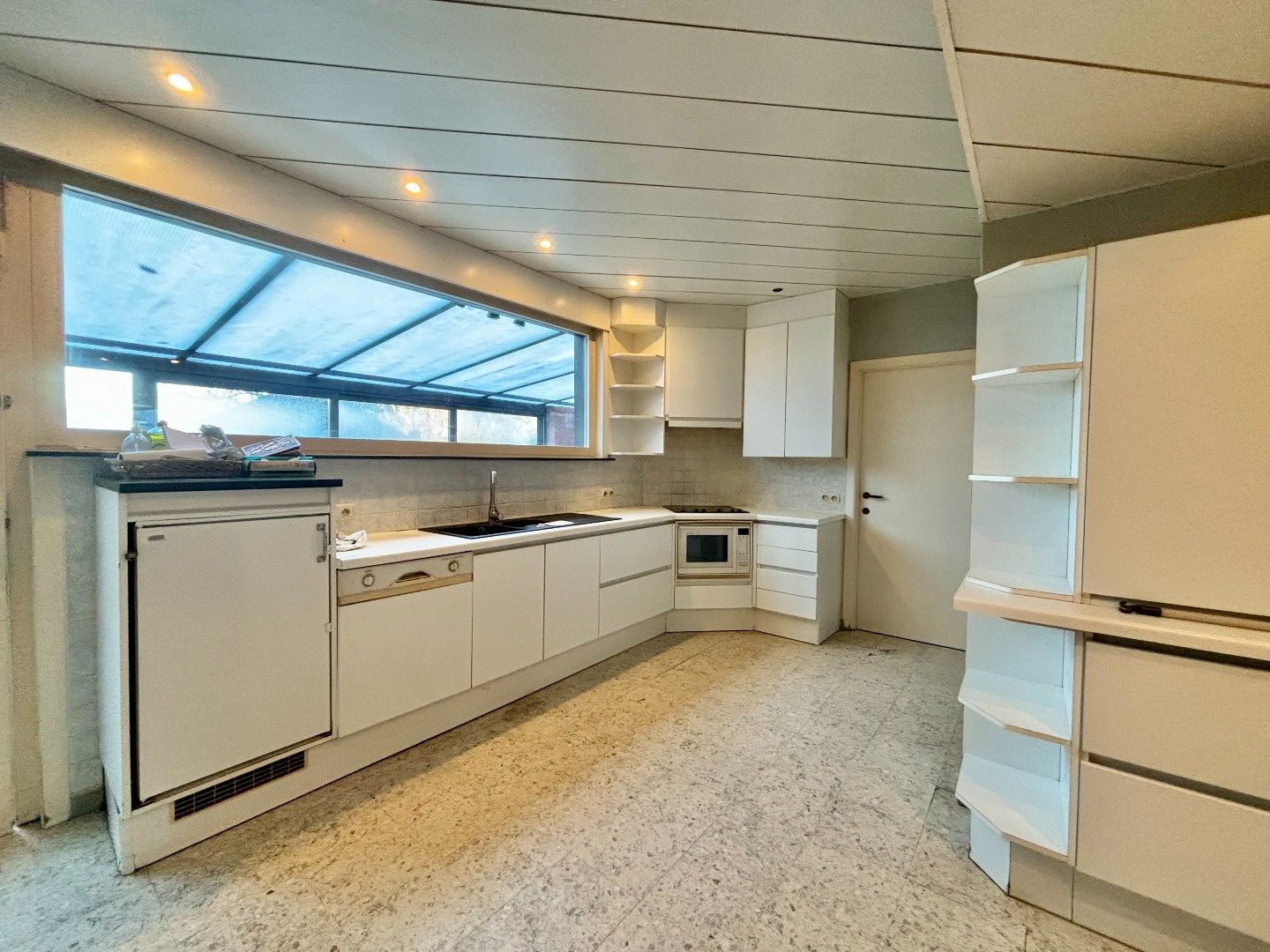 RUIME WONING OP 1777M² MET 4 SLPKS, GARAGE EN PRACHTIGE VERZICHTEN foto 8