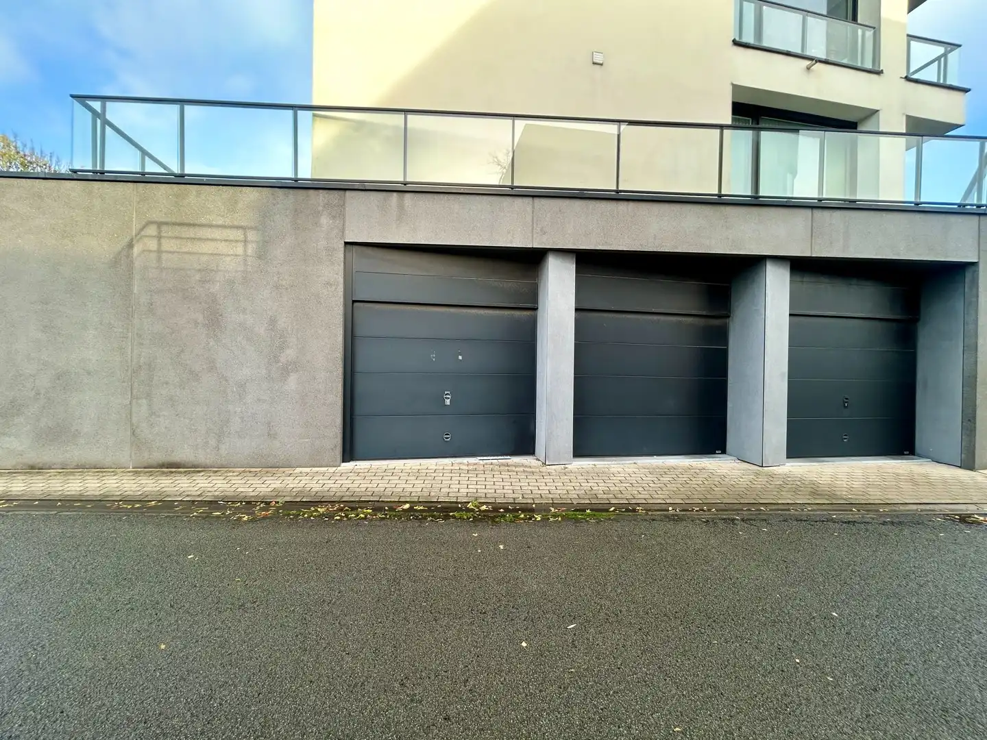 Ruime garagebox in residentie Luminis te centrum Meulebeke! foto 2