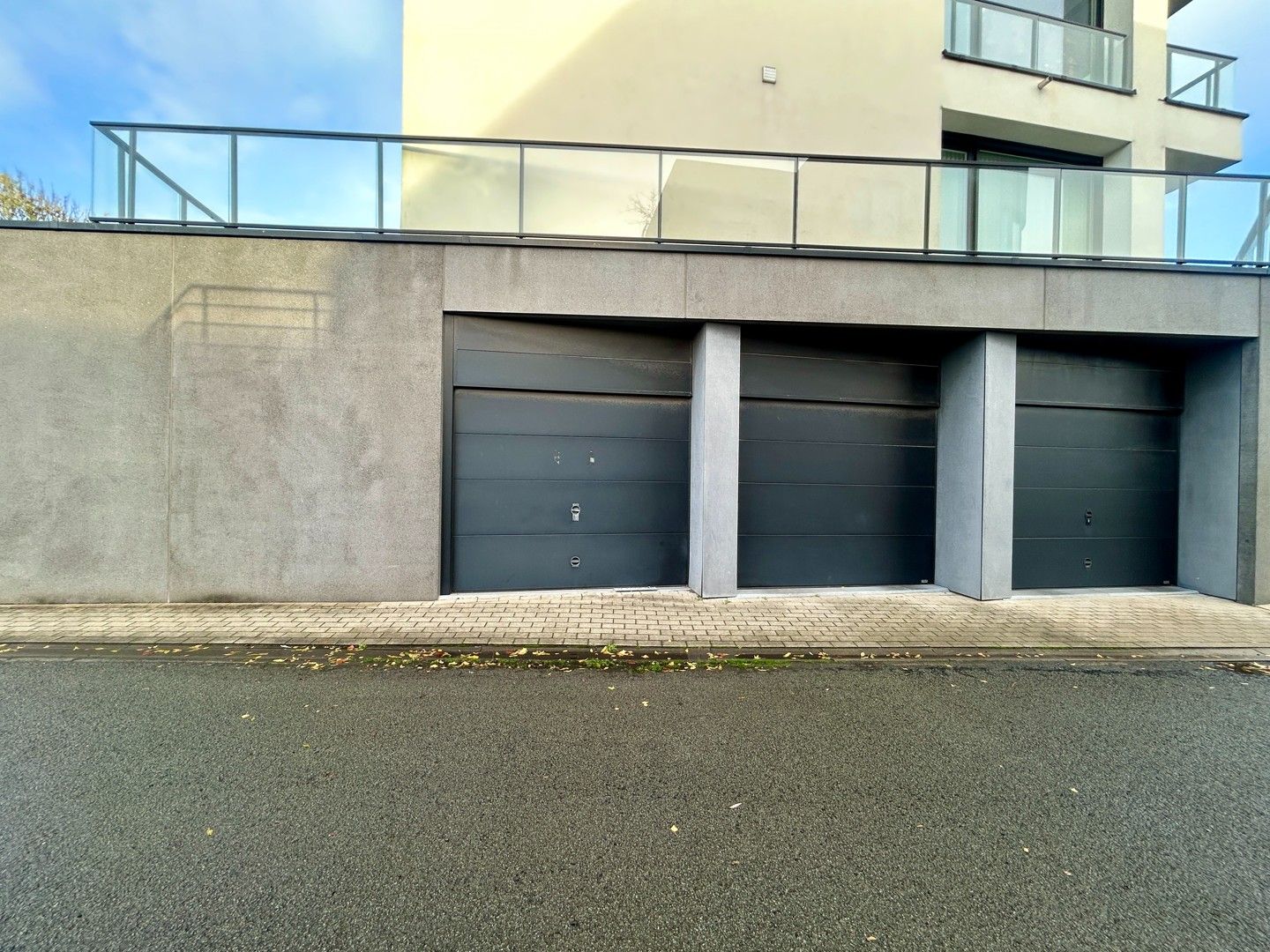 Ruime garagebox in residentie Luminis te centrum Meulebeke! foto 2