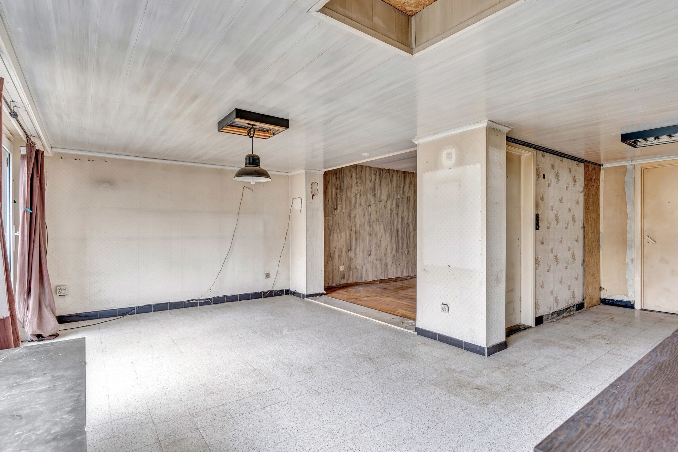 Renovatiewoning met vernieuwd dak en ramen in Lochristi foto 9