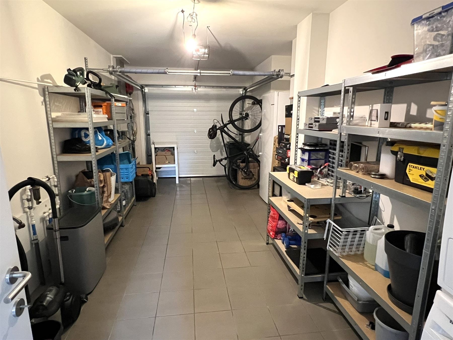 Aangename nieuwbouw woning met garage en tuin foto 9