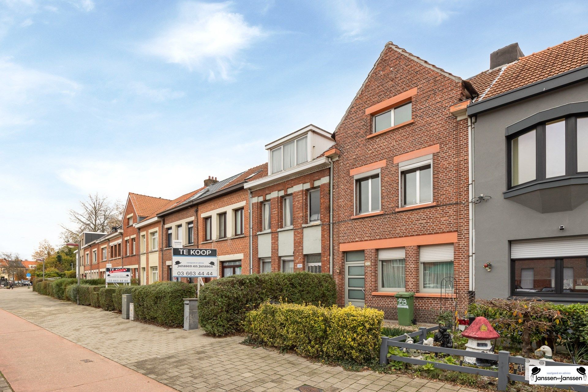 Te renoveren charmante woning met grote tuin foto 17