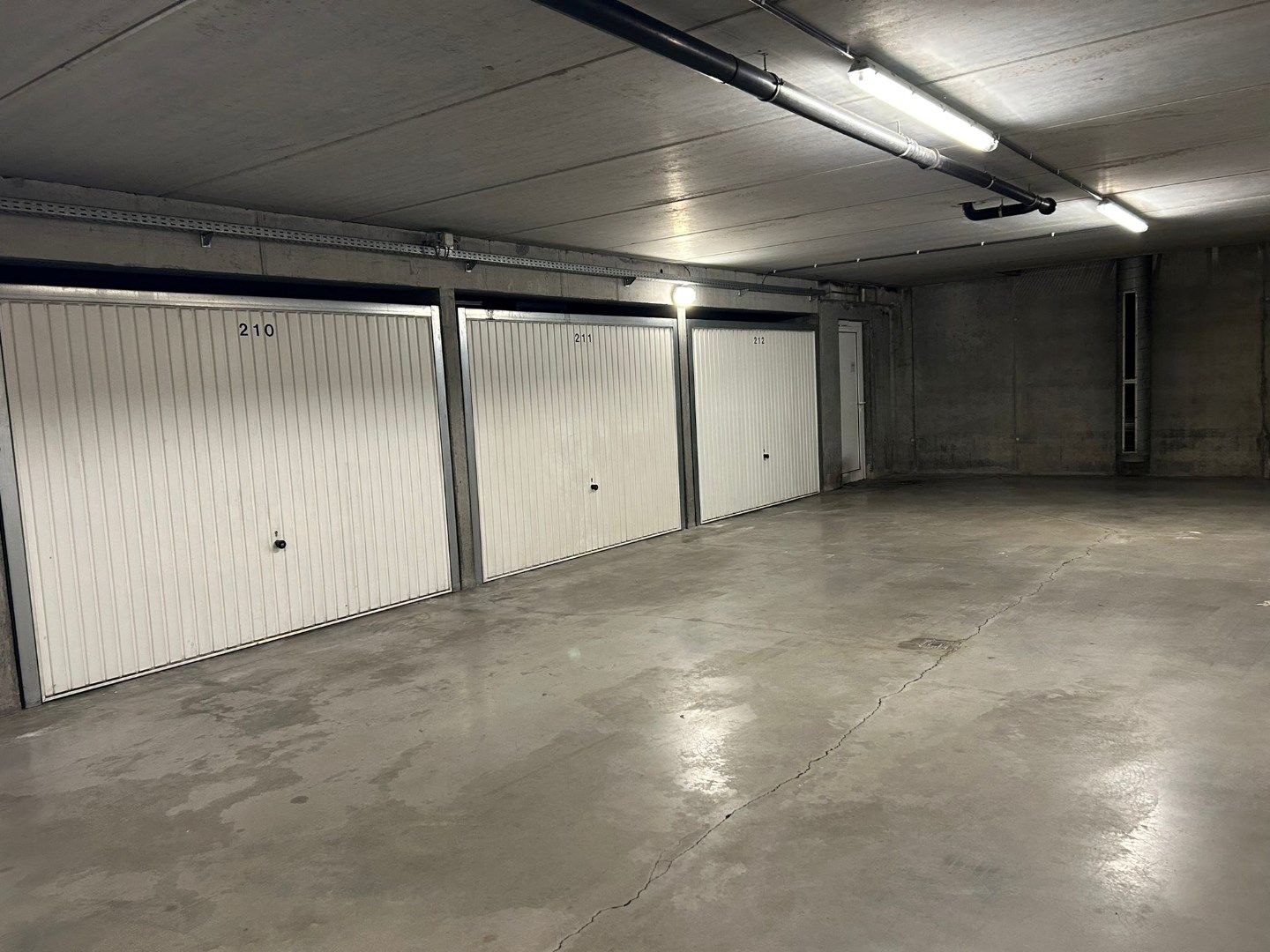 Garagebox TE KOOP centrum Waregem! foto 4