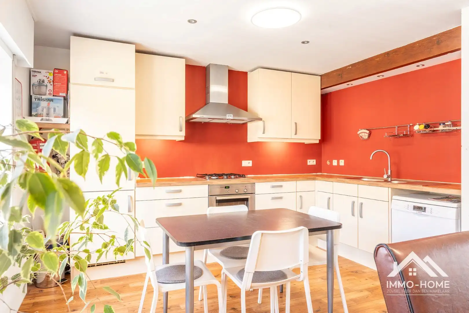 Instapklare woning met polyvalente ruimte en vrijstaande garage!  foto 9