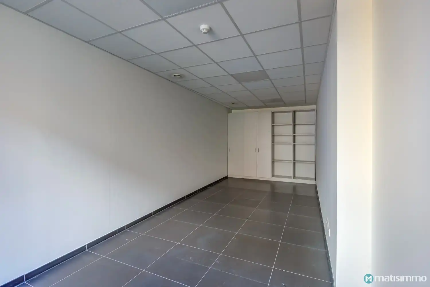 2 PRAKTIJKRUIMTES MET 10 PARKEERPLAATSEN TE HUUR IN HET CENTRUM VAN HOESELT foto 18