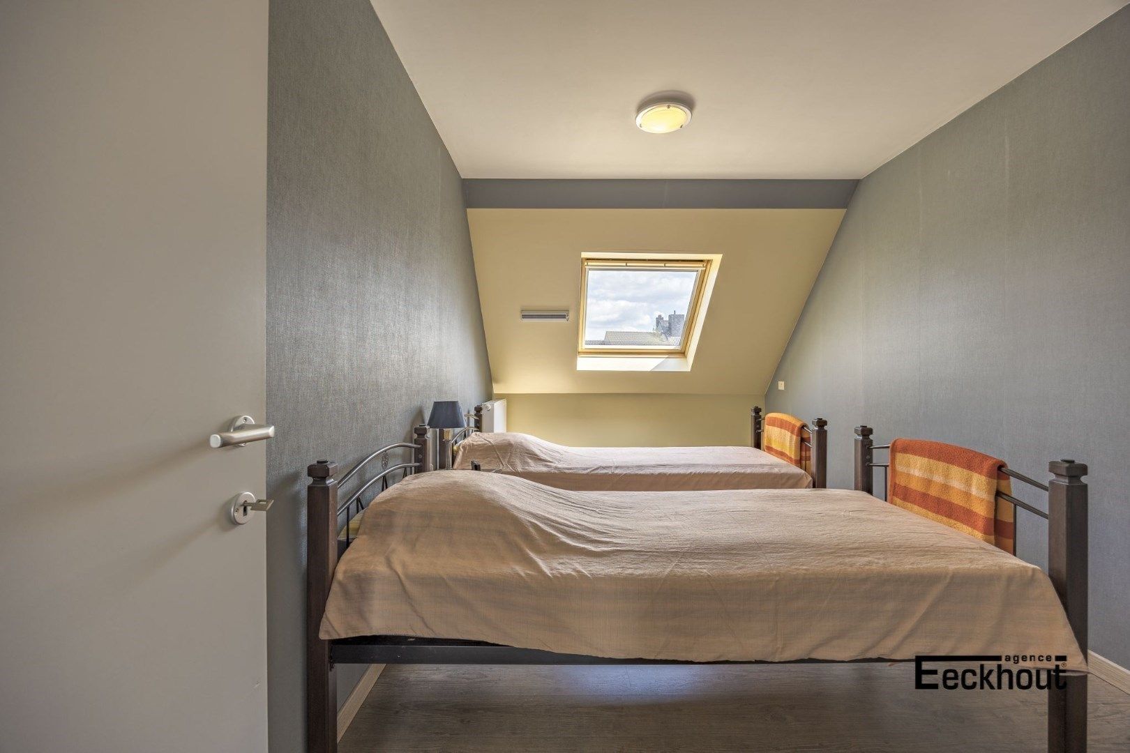 Zeer ruime, recente woning met open zicht op de Spuikom! foto 14