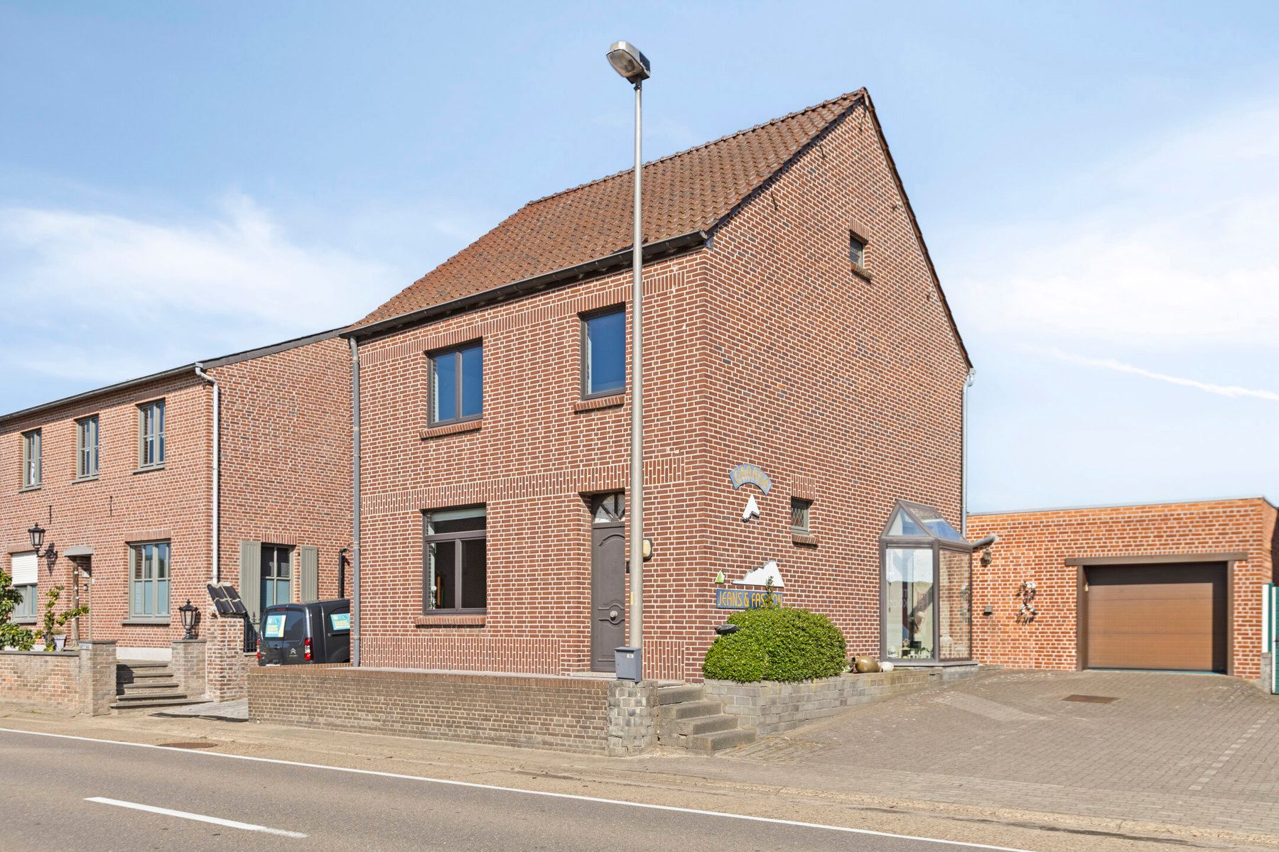 halfvrijstaande woning foto 3