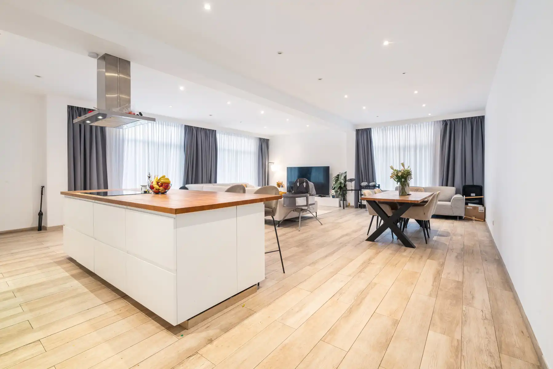 Uitzonderlijk duplex appartement van 220m² met 3 slaapkamers. foto 2