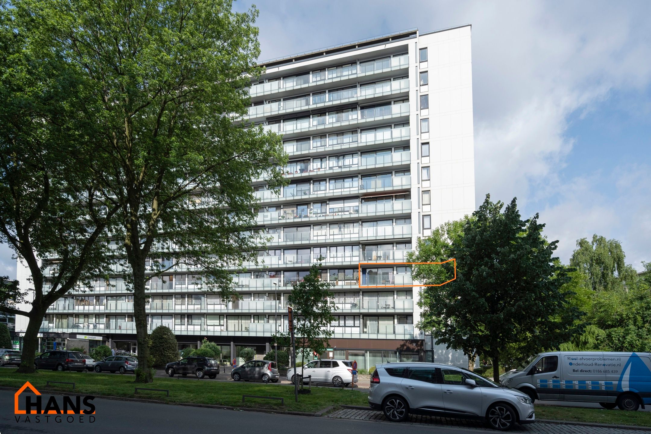 Riant appartement + staanplaats + kelder foto {{pictureIndex}}