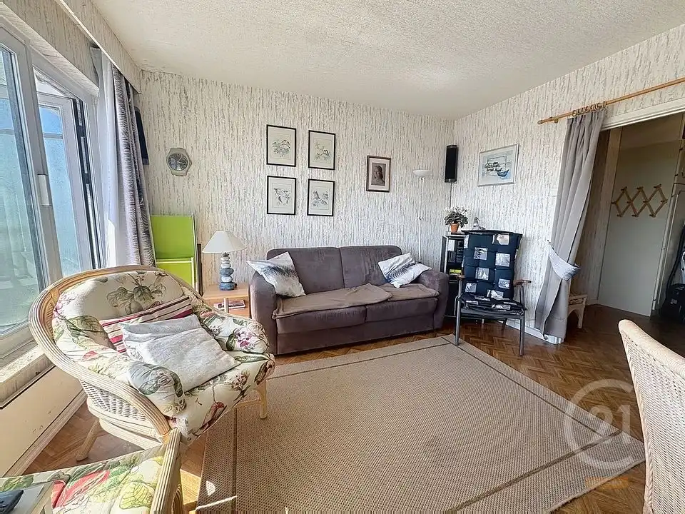 Zonnige studio met slaaphoek en terras in hartje Middelkerke foto 8