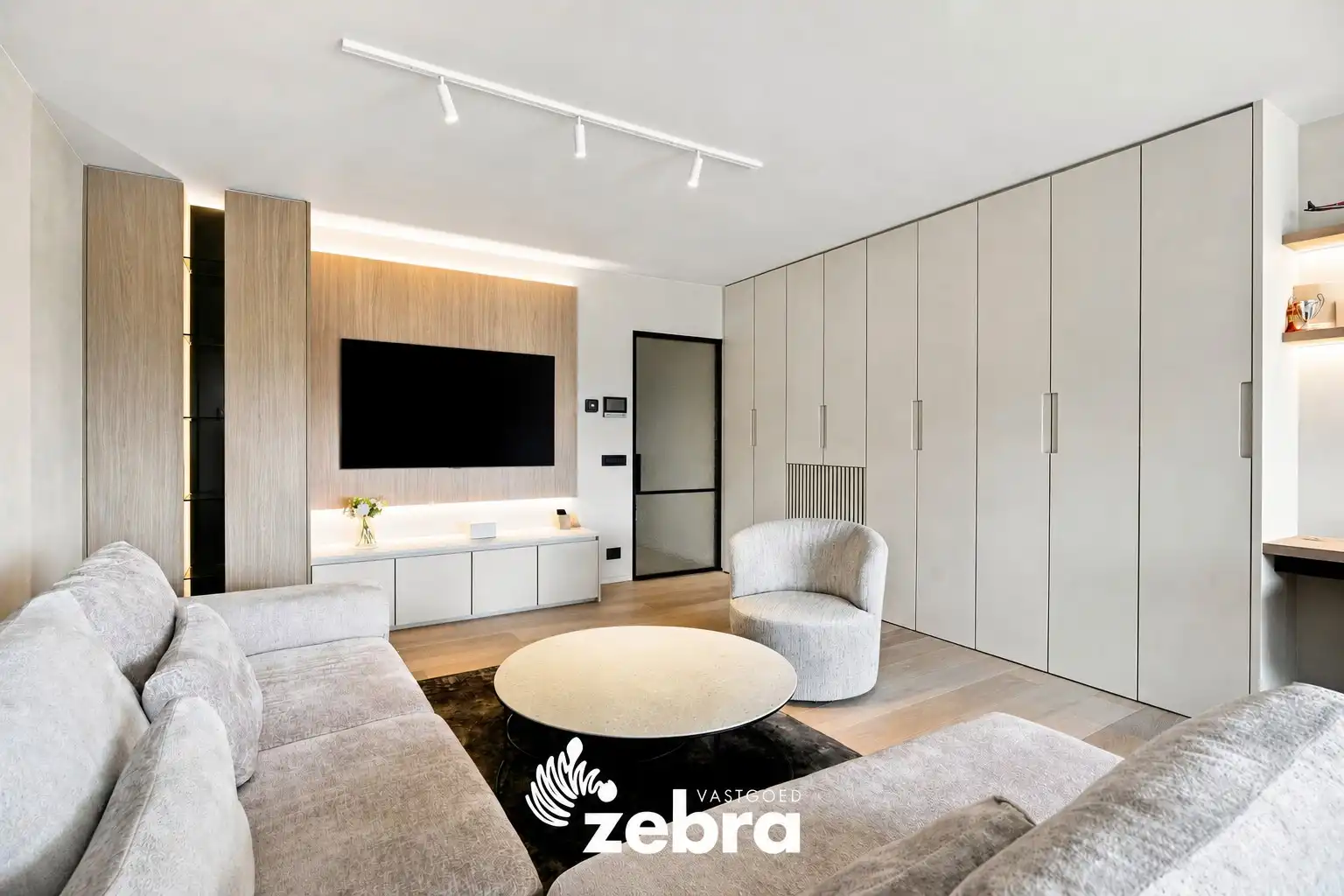 Hoogwaardig gerenoveerd appartement in rustige Residentie! foto 7