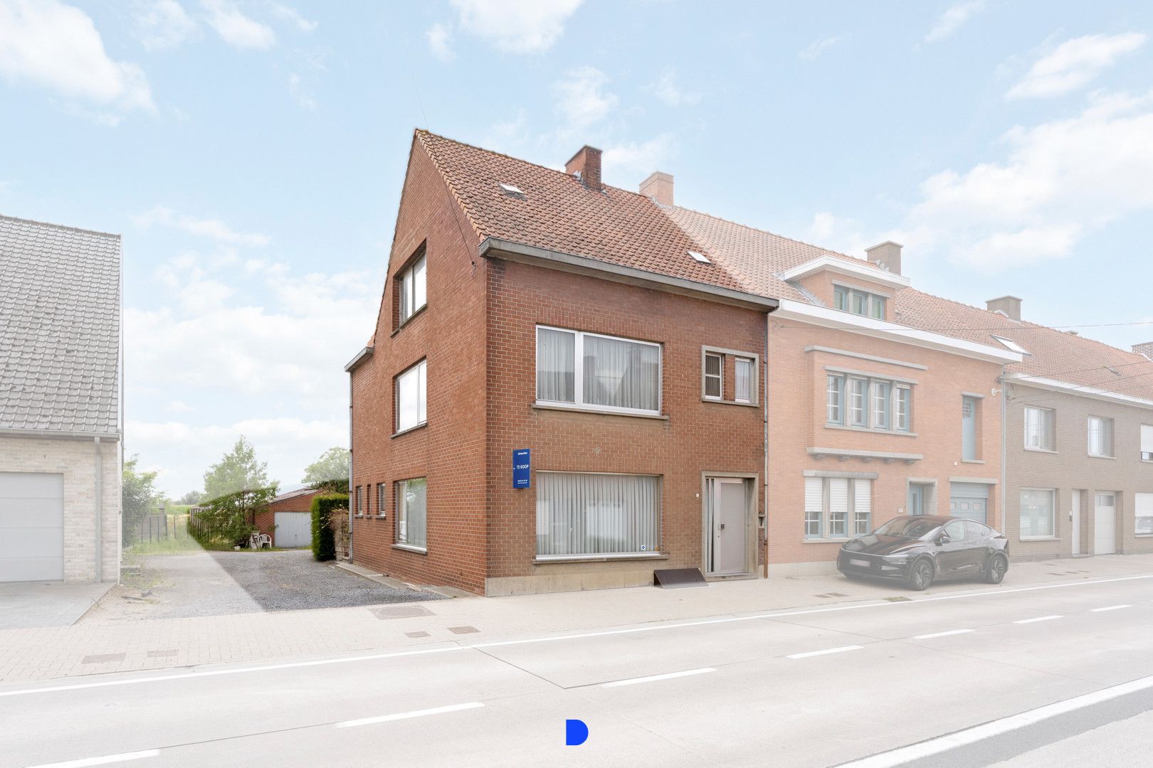 Half open woning met stalling/loods. foto 27