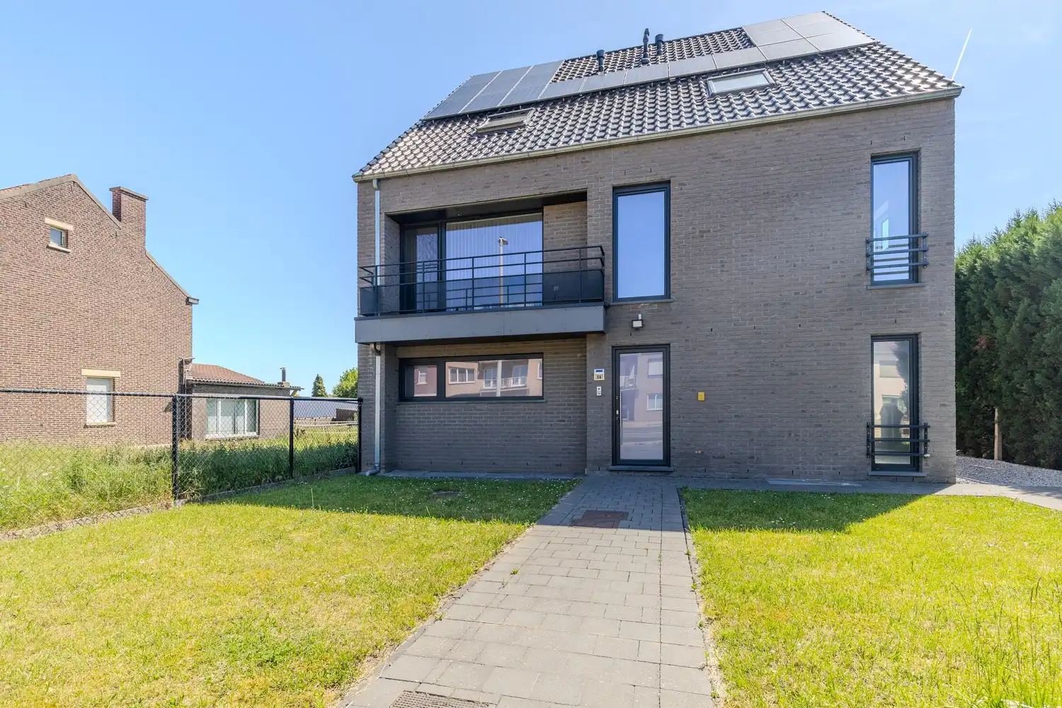 Energiezuinig duplex-appartement met twee slaapkamers, terras en autostaanplaats nabij Maastricht foto 2
