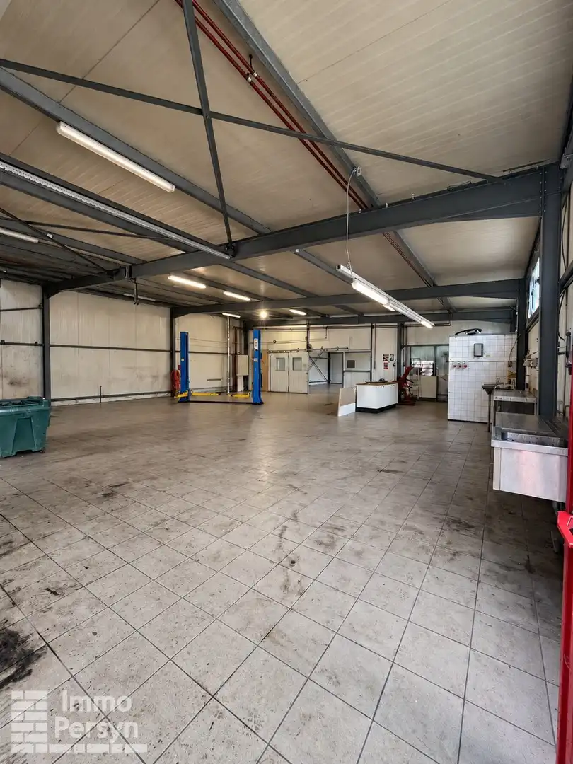 Handelspand (800m²!) + woonst (220m²) + Buitenruimte (600m2) foto 17