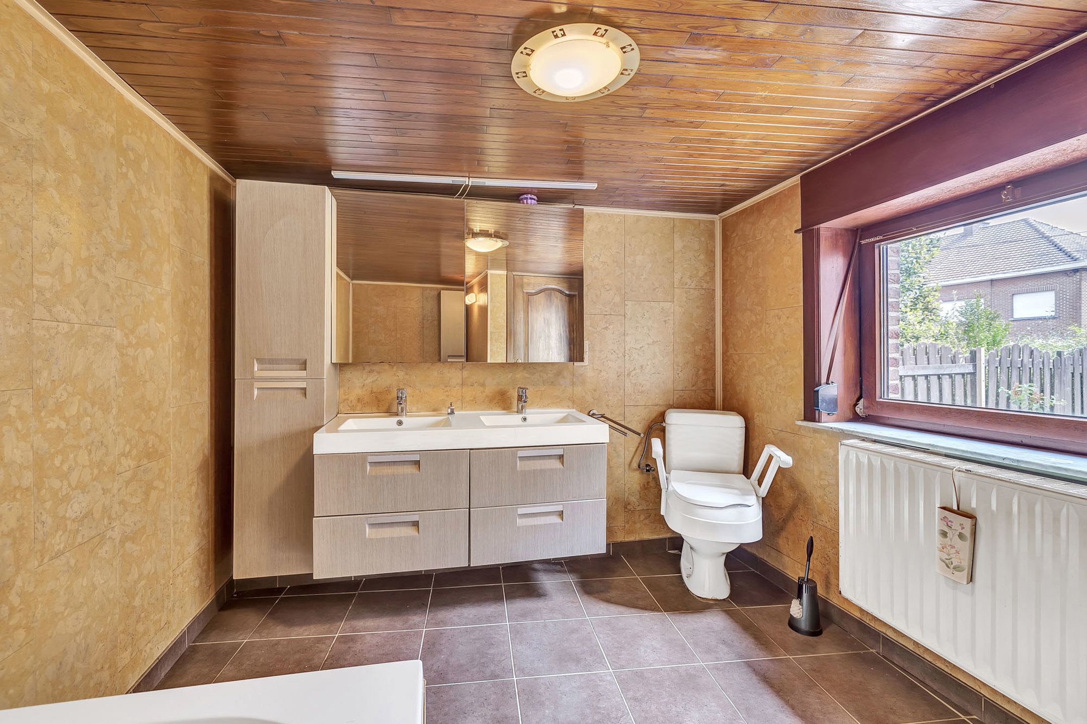 Te renoveren halfopen bebouwing met 2 slaapkamers  foto 13