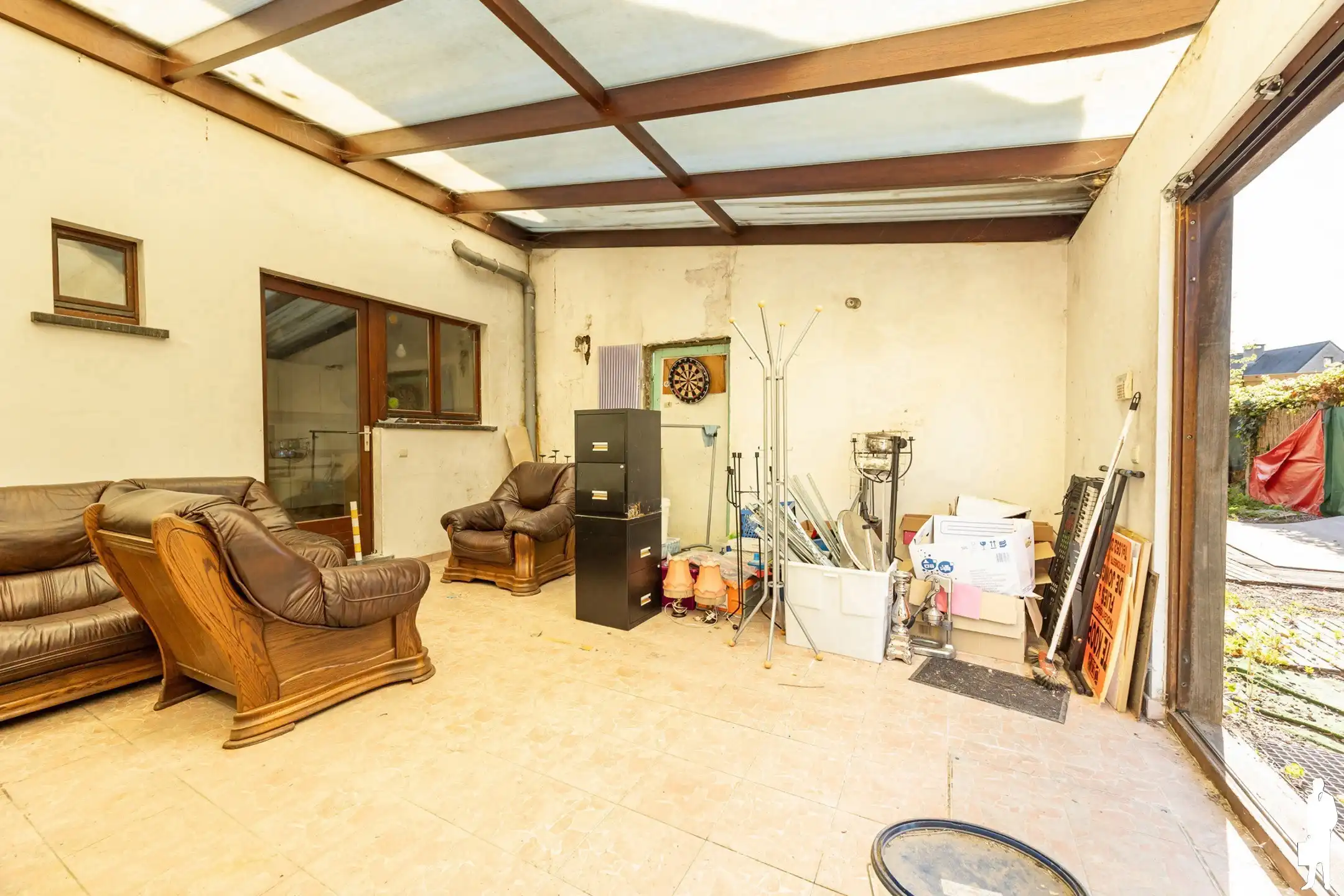 Te renoveren ruime woning met werkplaats foto 14