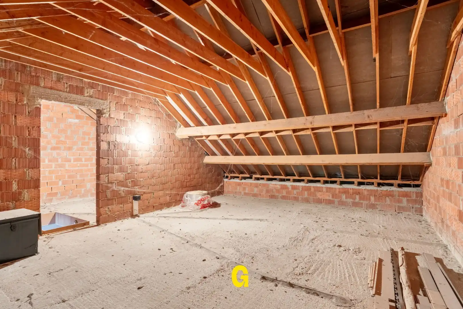 Bijzonder nette rijwoning van zeer degelijke kwaliteit, met tuin op 6a 46ca, vlak bij de dorpskern van Hoeselt. foto 22