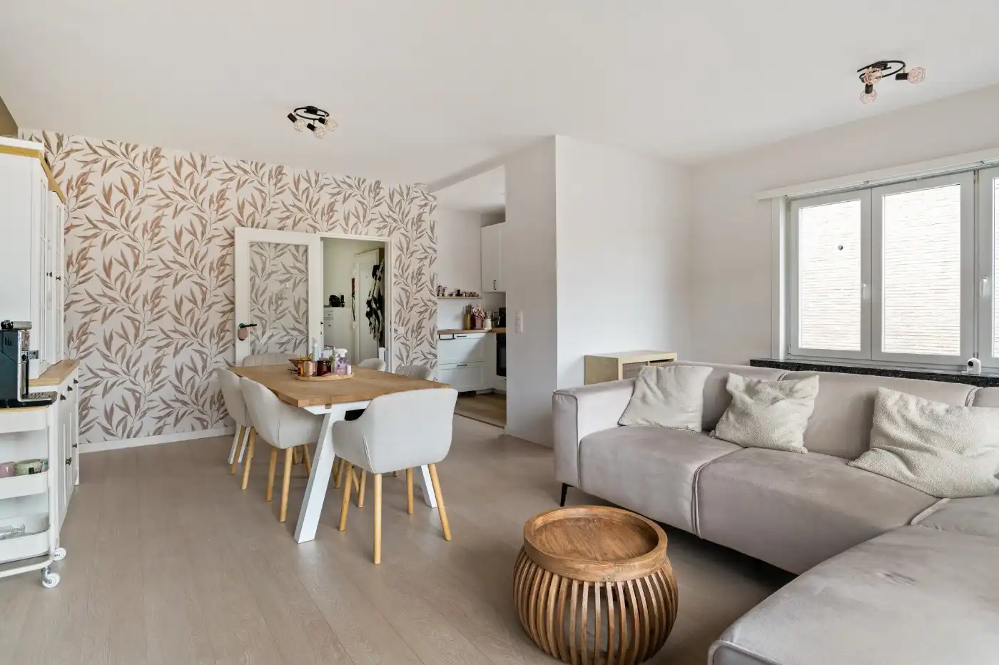 Instapklaar hoekapp. op 1e verd. met 2 slpk., balkon en garagebox foto 3