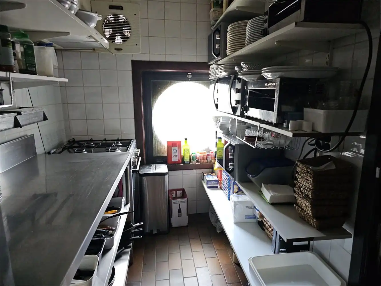 Handelsgelijkvloers aan de voet van de Muur foto 11