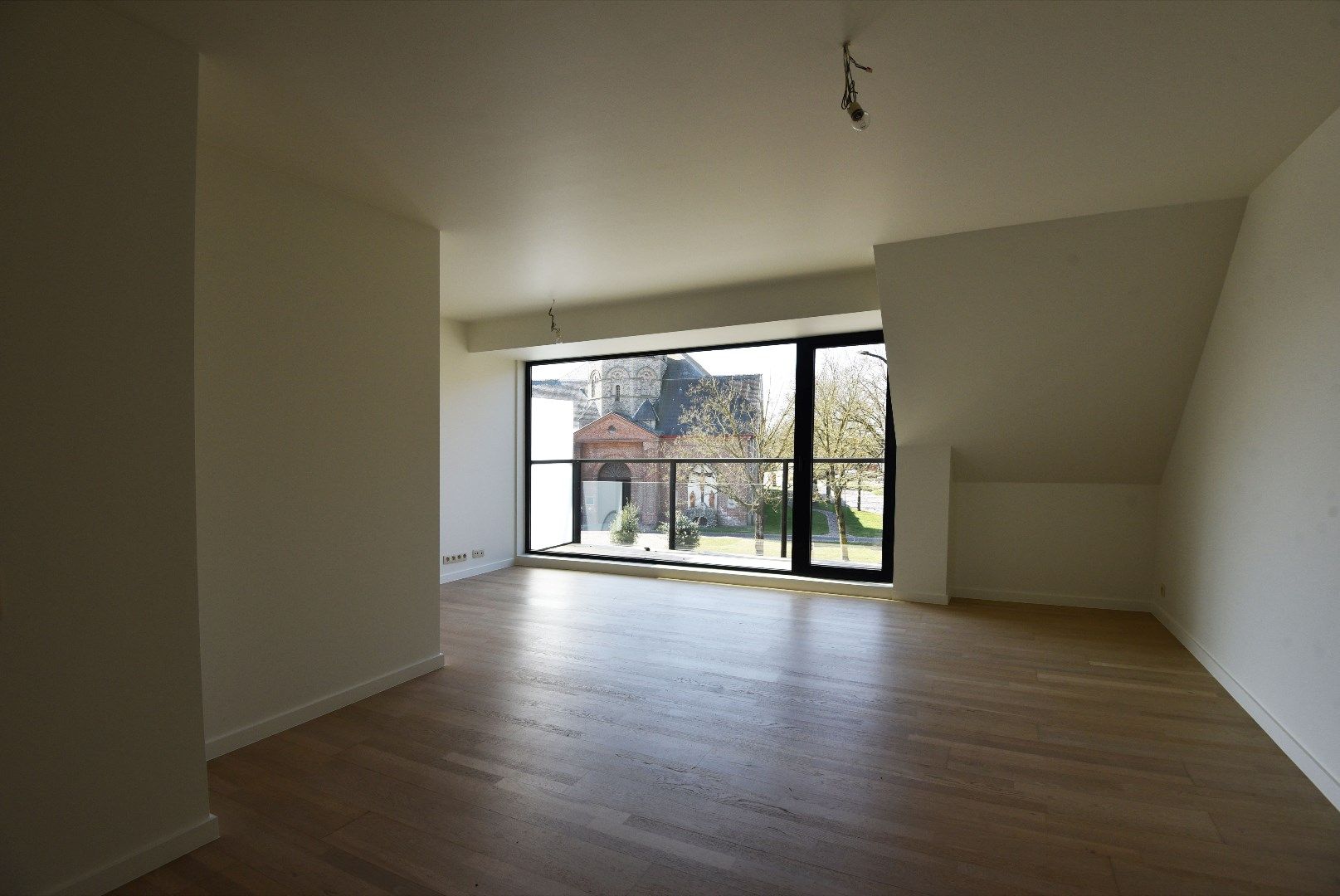 Duplex appartement met 3 slaapkamers en balkon te Adegem Dorp. foto 5