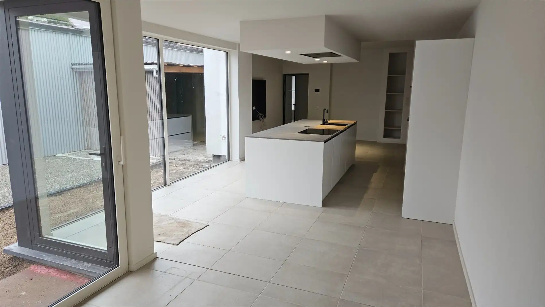 Gerenoveerde woning met 3 slk en terras foto 4